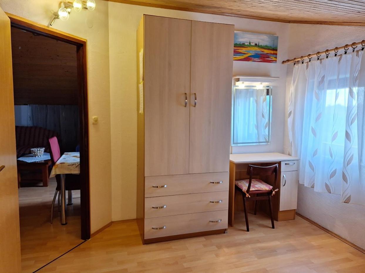 Apartments Alex โรวีน ภายนอก รูปภาพ