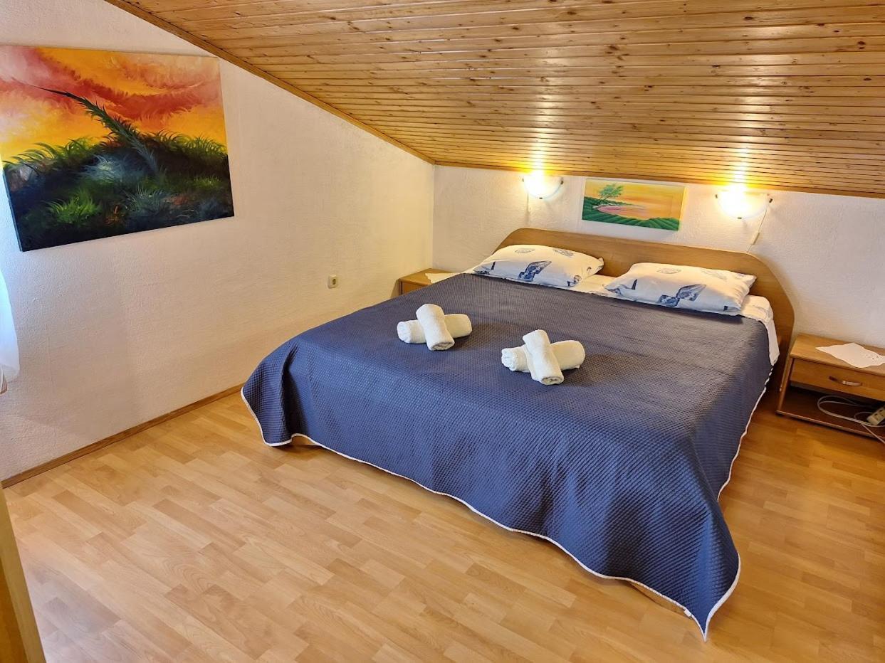 Apartments Alex โรวีน ภายนอก รูปภาพ
