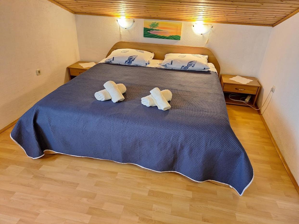 Apartments Alex โรวีน ภายนอก รูปภาพ